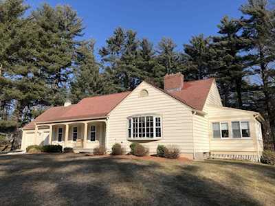 105 Country Club Pl Southbridge, MA 01550