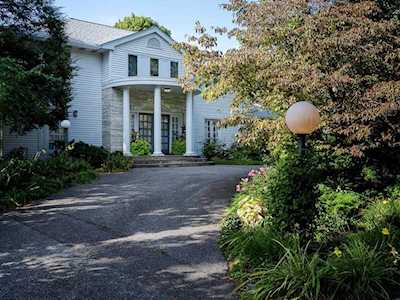 60 Maple Street Lexington, MA 02420