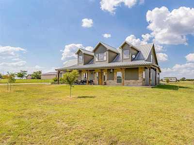 7533 County Road 305 Grandview, TX 76050