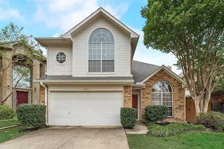 1929 Brook Lane Flower Mound, TX 75028