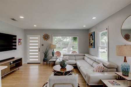 1300 Pasadena Dr Austin, TX 78757
