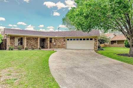 5513 Meadow Oak Street North Richland Hills, TX 76180