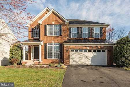 6809 Rathbone Place Gainesville, VA 20155