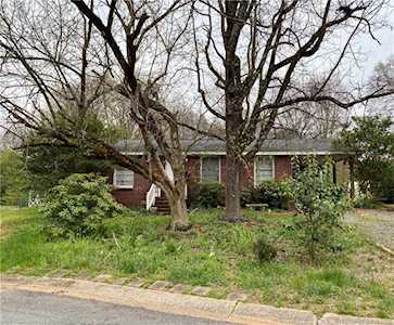 1806 Ferguson Ct Charlotte, NC 28205