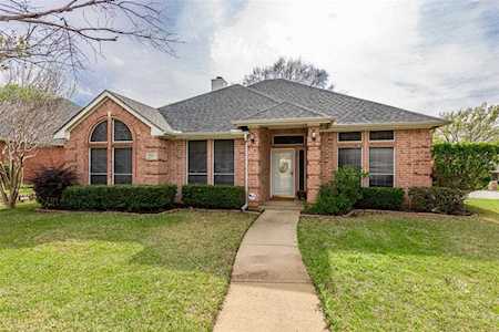 7041 Spanish Oaks Drive North Richland Hills, TX 76182