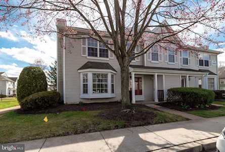3608 Fenwick Ln Mount Laurel, NJ 08054