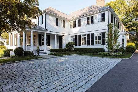 2 Springdale Ave Wellesley, MA 02481