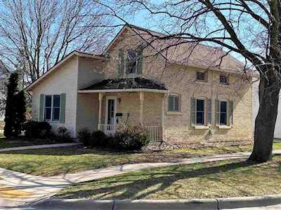 204 Whitney St Columbus, WI 53925