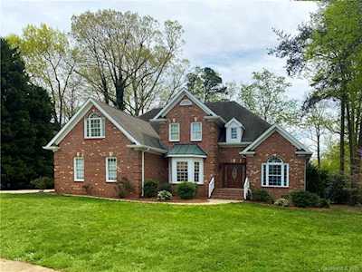 21612 Scottcrest Circle Cornelius, NC 28031