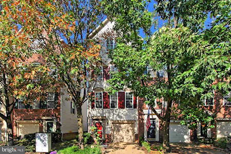 131 Martin Ln Alexandria, VA 22304