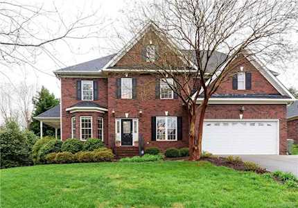 114 Stirling Heights Ln Fort Mill, SC 29715