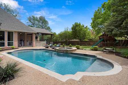 1305 Meadow Ridge Court Southlake, TX 76092
