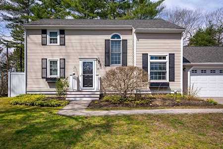 17 Cedar Ledge Vlllage #17 Cohasset, MA 02025
