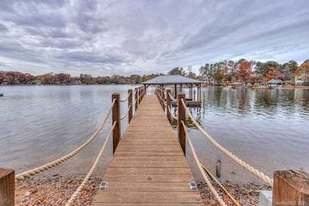 144 Hunters Pointe Ln Mooresville, NC 28117