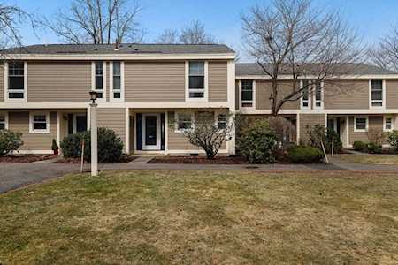11 Oak St #18 Wellesley, MA 02482