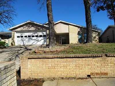 809 Morning Glory Lane Bedford, TX 76021