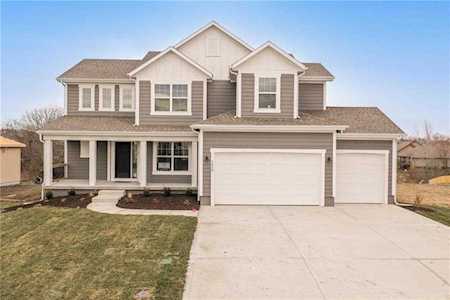 1410 SW Georgetown Dr Lees Summit, MO 64082