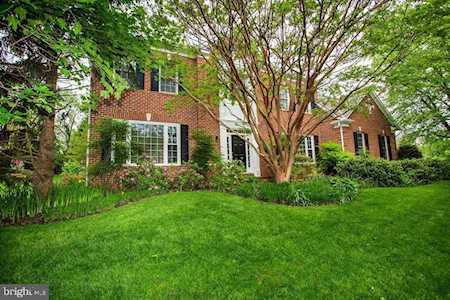 2801 Gibson Oaks Dr Herndon, VA 20171