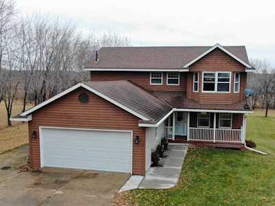 1696 spring lake circle Jordan, MN 55352
