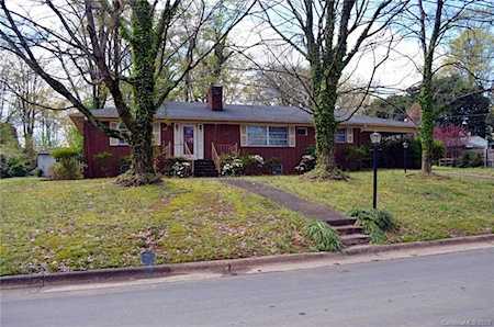513 NE Hillandale St Concord, NC 28025