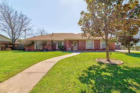 1203 Sandstone Drive Cleburne, TX 76033