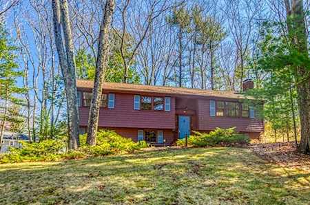 39 Hearthstone Dr. Medfield, MA 02052