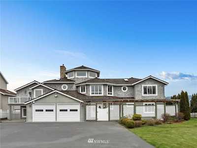 4824 G-Loop Rd Bow, WA 98232