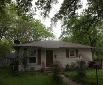 1003 W Chambers Street Cleburne, TX 76033