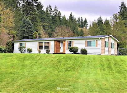 1017 Sandy Bend Rd Castle Rock, WA 98611