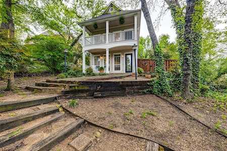 1631 Sylvan Avenue Dallas, TX 75208