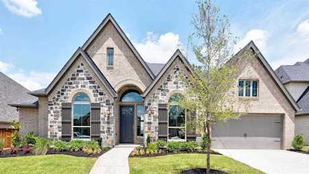 993 Myers Park Trail Roanoke, TX 76262