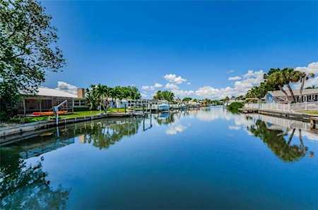 5250 NE 14th St St Petersburg, FL 33703