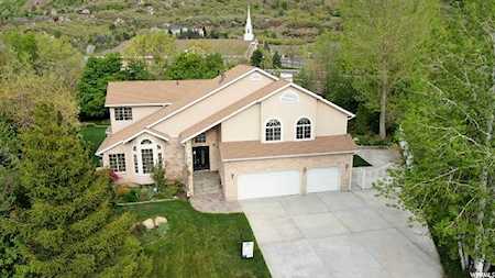2745 E Woodhampton Cir Sandy, UT 84092