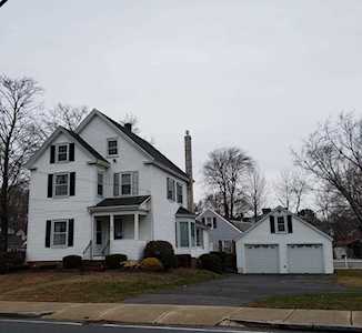 24 Elm St Salisbury, MA 01952