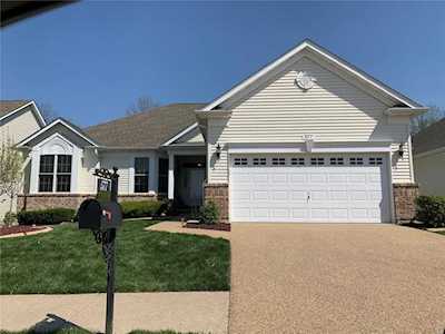 577 Owls Perch Lake St Louis, MO 63367