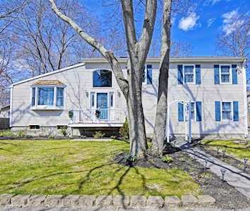 7 E Public St Freetown, MA 02702