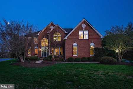 10216 Brittenford Dr Vienna, VA 22182