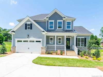 9110 Kristen Lake Ct Charlotte, NC 28270