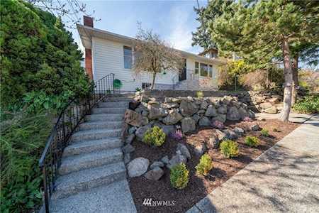 4207 29th Ave W Seattle, WA 98199