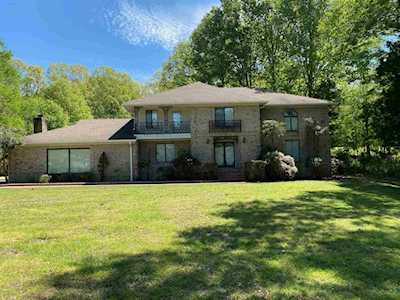 1074 E Timberlake Dr Cordova, TN 38018