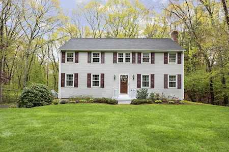 6 Northwood Dr Walpole, MA 02081