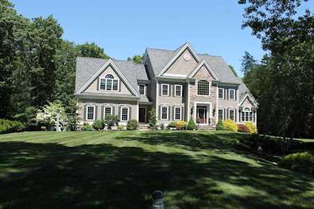 3 Winterberry Lane Medway, MA 02053