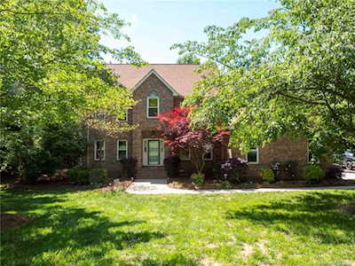 7019 High Oak Dr Matthews, NC 28104