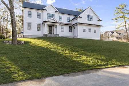 14 Woodcliffe Road Lexington, MA 02421