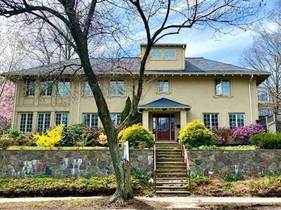 176 Clinton Rd Brookline, MA 02445