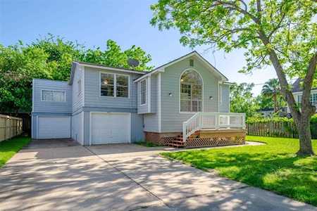 903 Elm Rd Clear Lake Shores, TX 77565