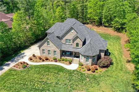 4520 River Oaks Rd Lake Wylie, SC 29710