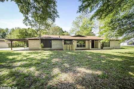 259 Green Valley Dr Greenbrier, AR 72058