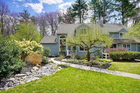 8 Deer Grass Ln #8 Acton, MA 01720