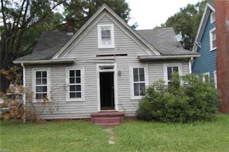 903 Park Ave Chesapeake, VA 23324